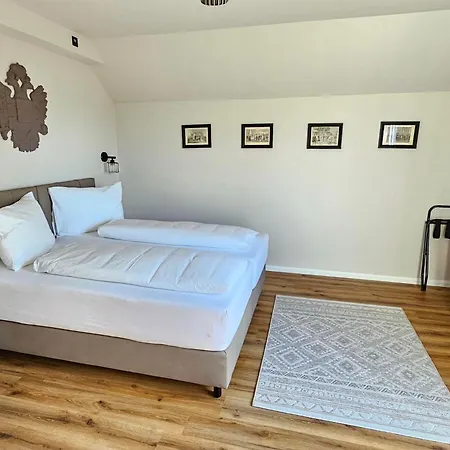 فندق مبيت وإفطار Der Franzlhof Laxenburg